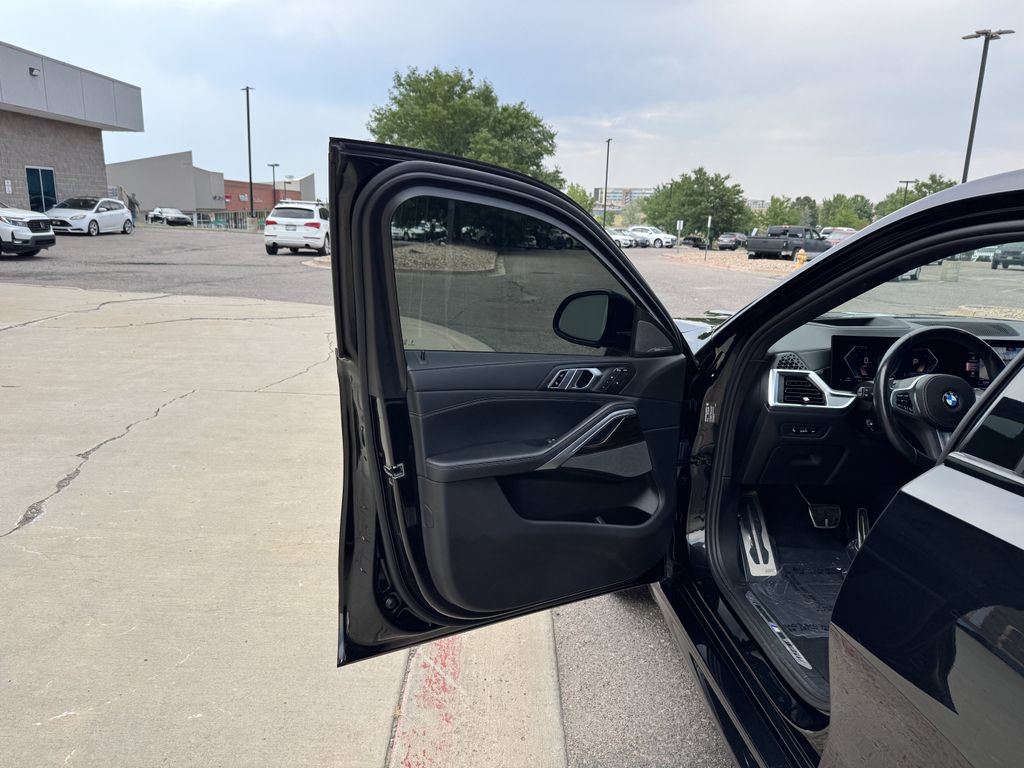 Used 2024 BMW X6 xDrive40i w/ Premium Package AWD/4WD image 17