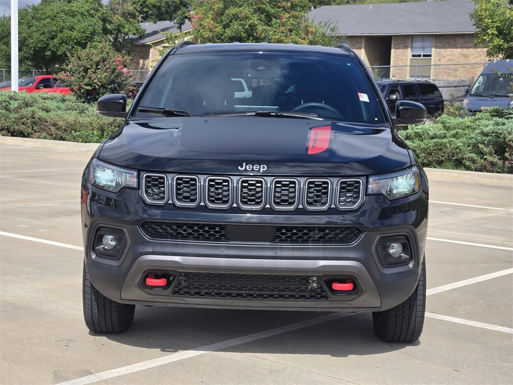 Used 2024 Jeep Compass Trailhawk image 3