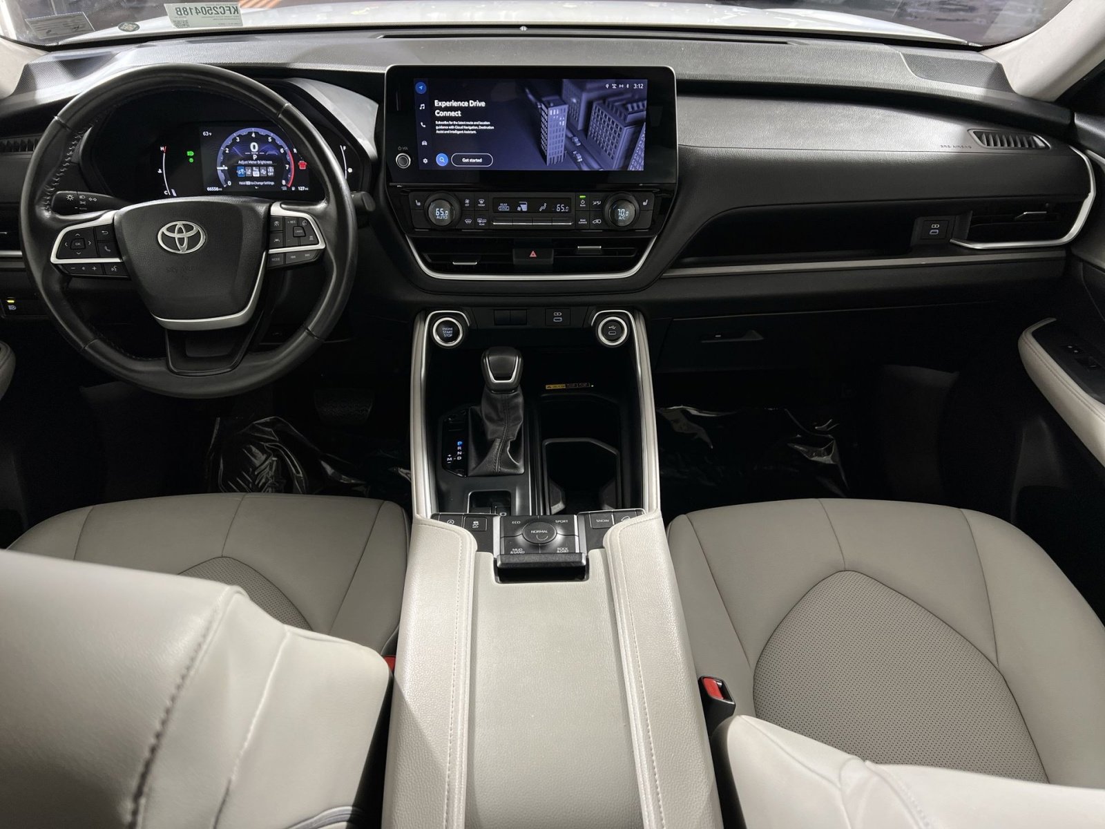 Used 2024 Toyota Grand Highlander XLE image 22