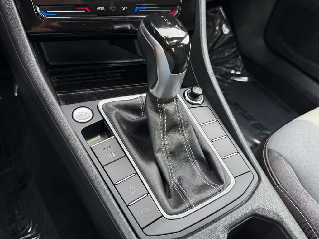 Used 2025 Volkswagen Jetta SE FWD image 53