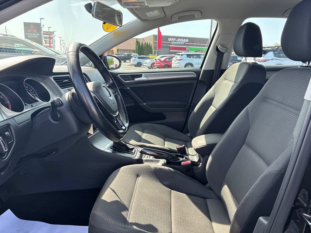 Used 2016 Volkswagen Golf S FWD image 11