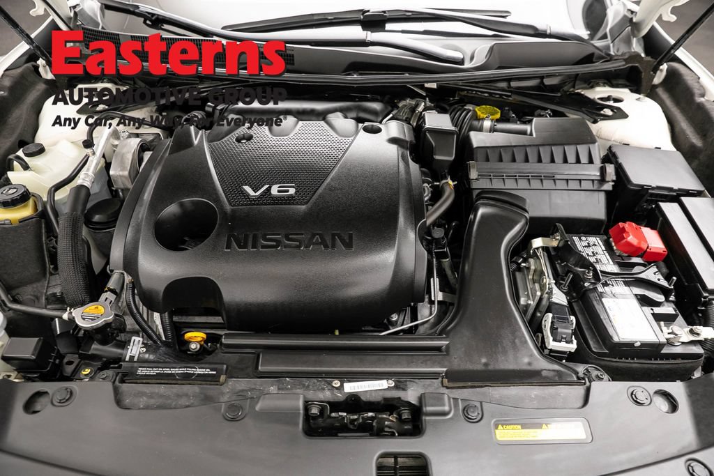 Used 2023 Nissan Maxima SR w/ Sport Mat Group FWD image 7