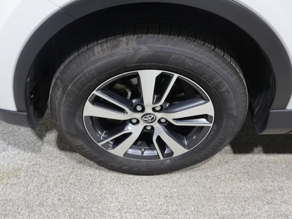 Used 2018 Toyota RAV4 XLE w/ Plus Extra Value Package AWD/4WD image 9