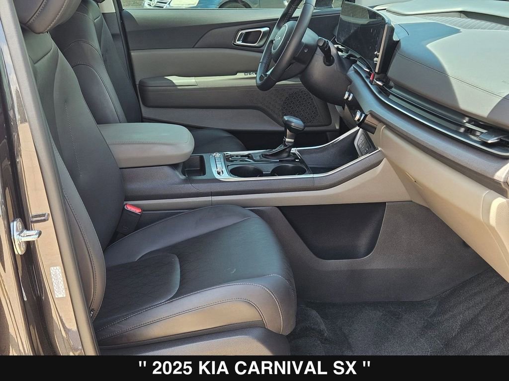 Used 2025 Kia Carnival SX FWD image 29