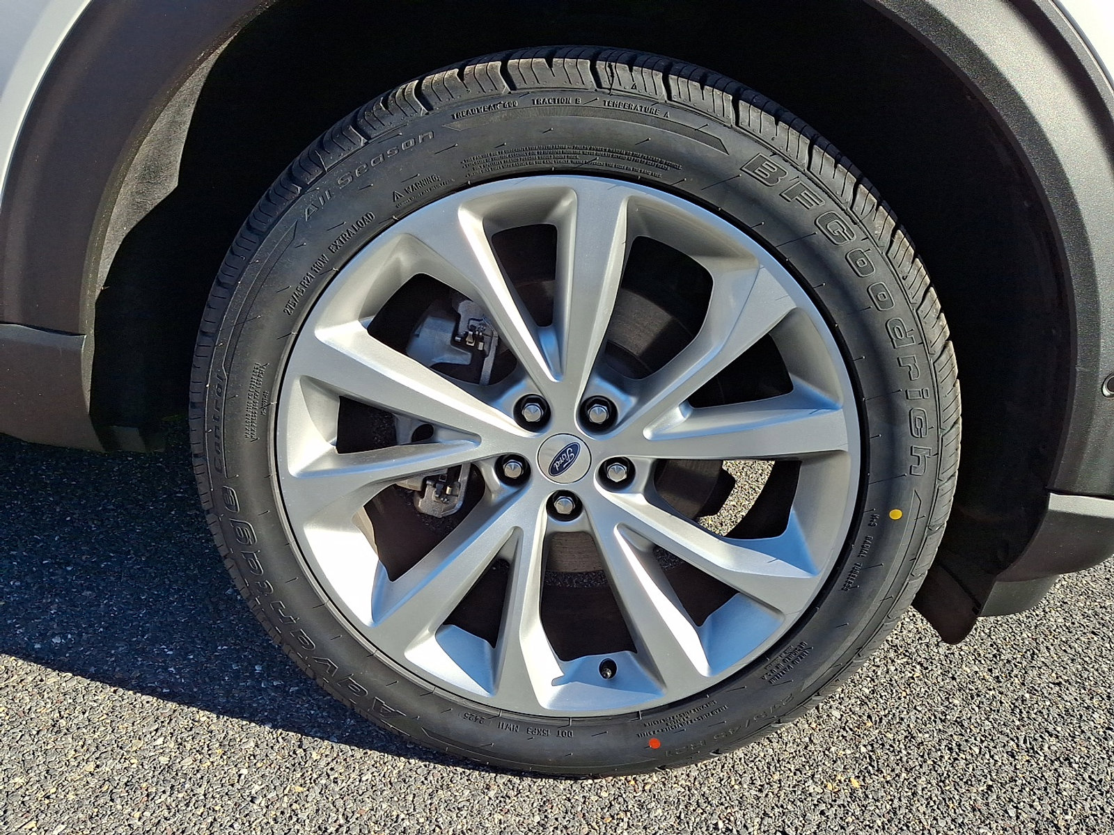 Certified 2022 Ford Explorer Platinum w/ Equipment Group 601A image 8