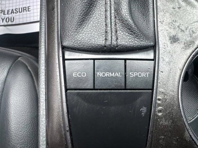 Used 2023 Toyota Camry SE FWD image 29