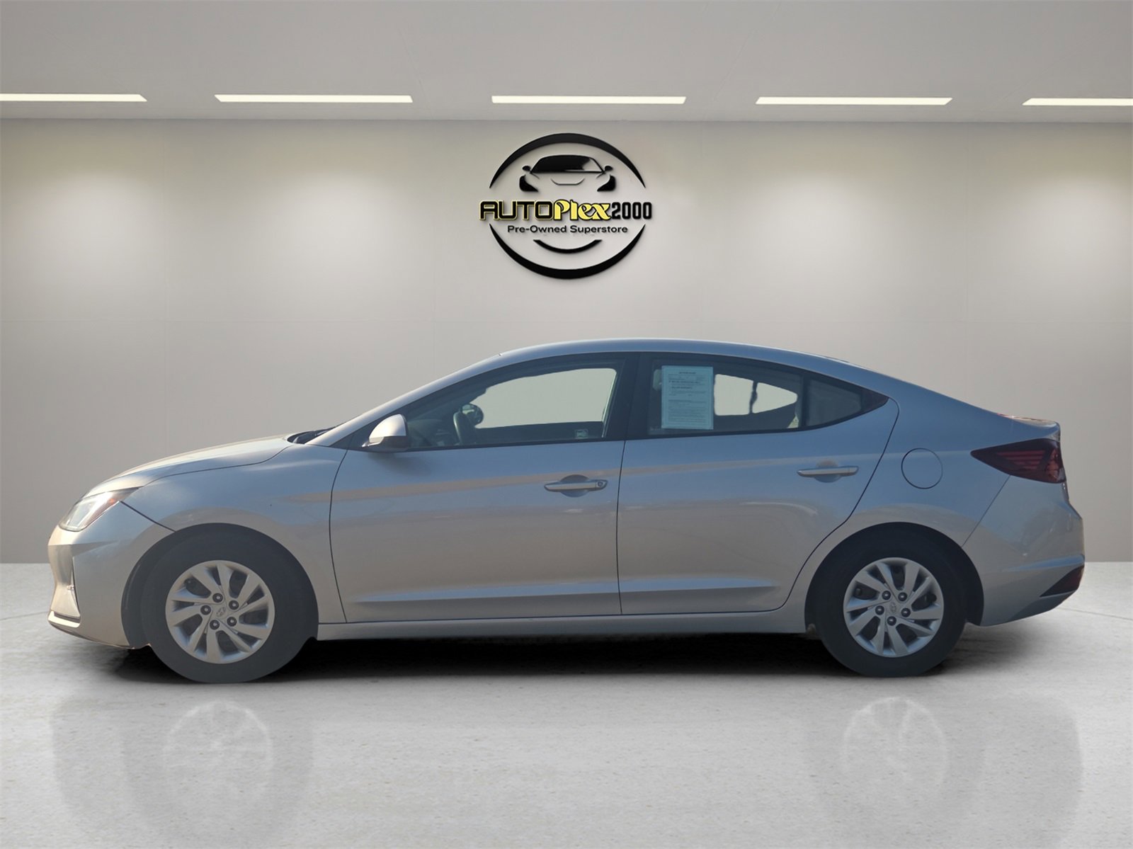 Used 2019 Hyundai Elantra SE image 4