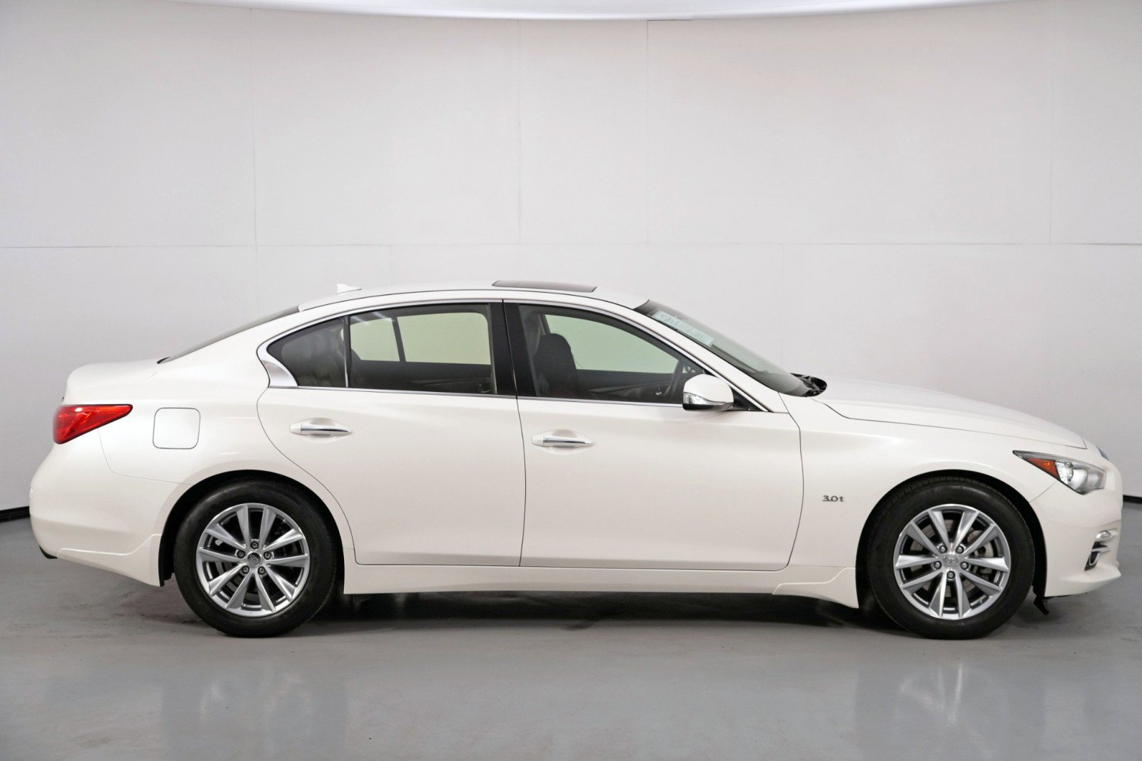 Used 2017 INFINITI Q50 3.0t Premium w/ 3.0T Premium Plus Package image 54