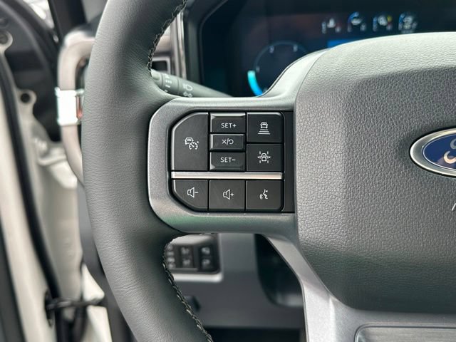 New 2026 Ford F250 Lariat w/ Black Appearance Package AWD/4WD image 9
