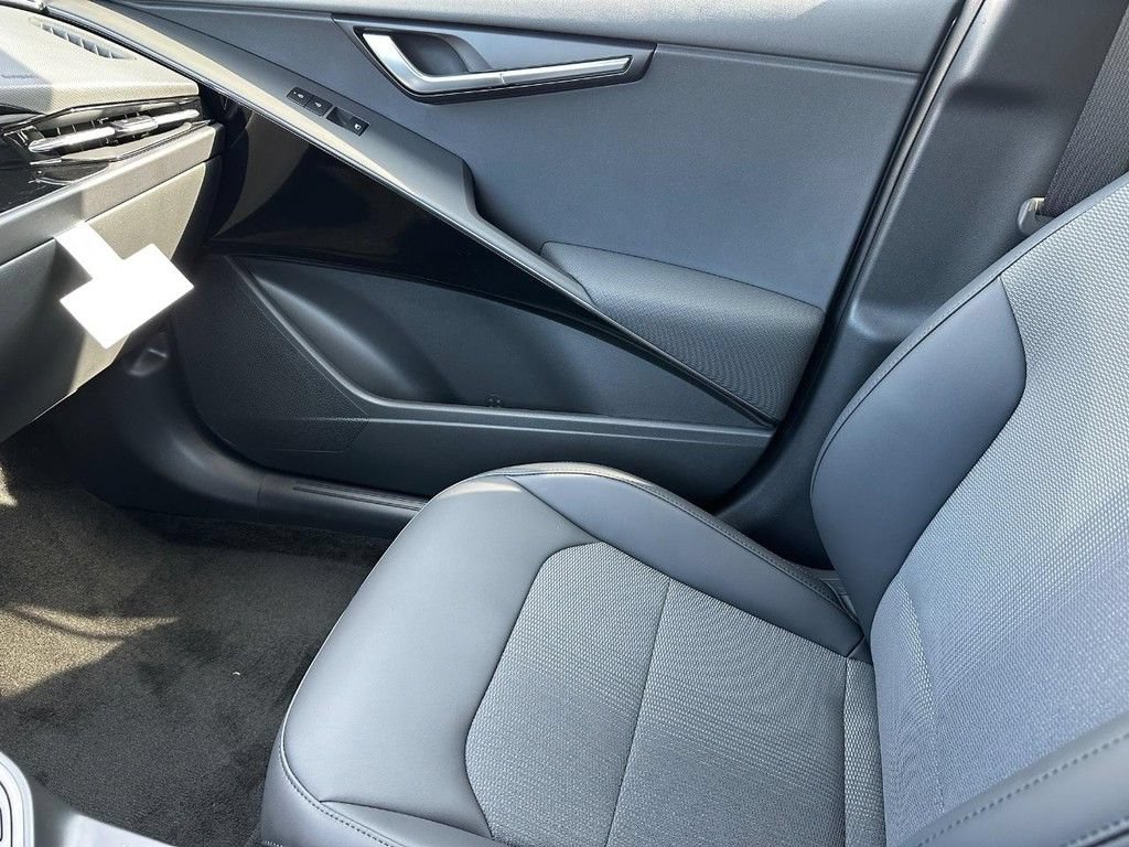 New 2026 Kia Niro EX FWD image 14