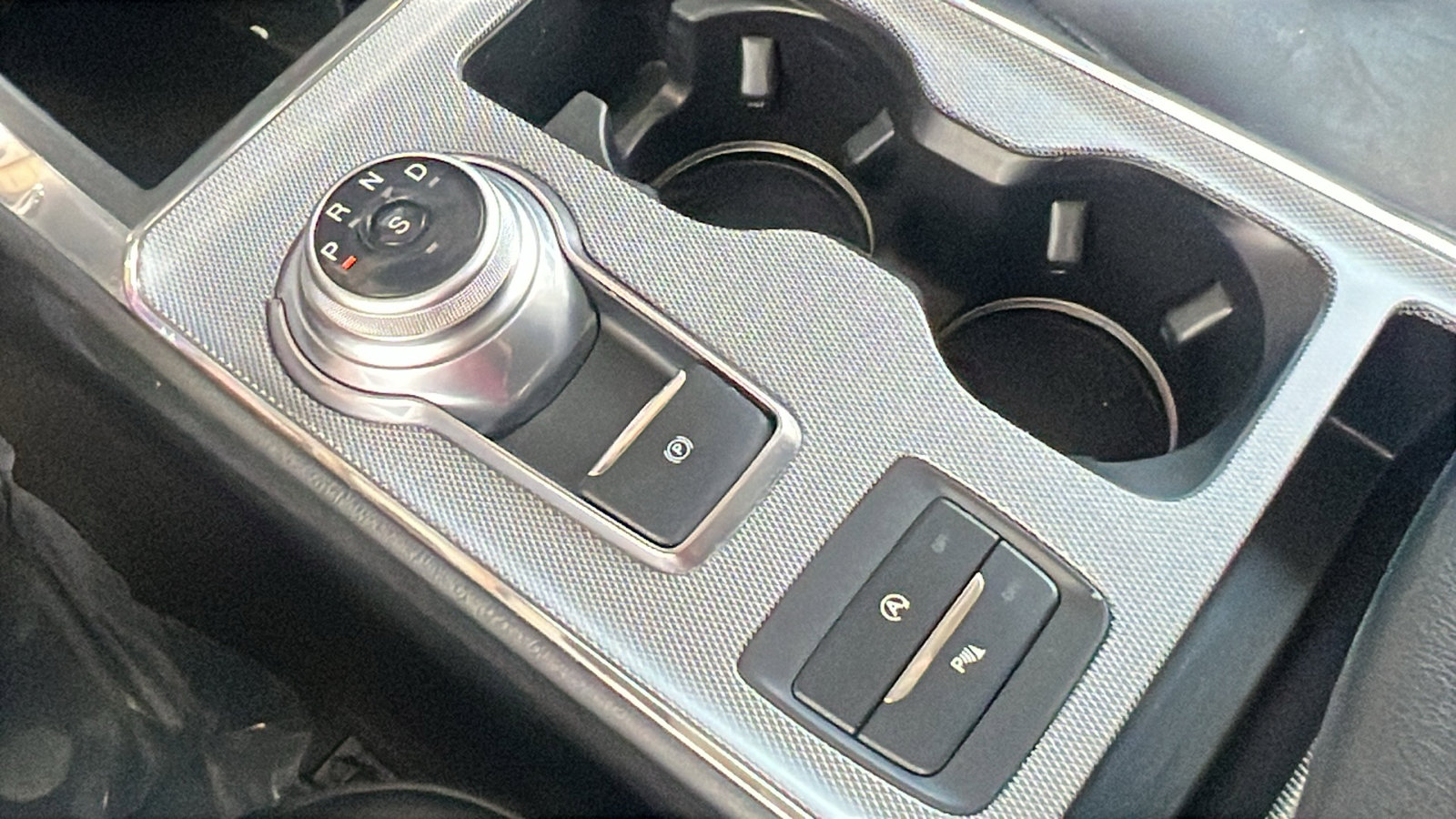 Used 2022 Ford Edge Titanium image 26