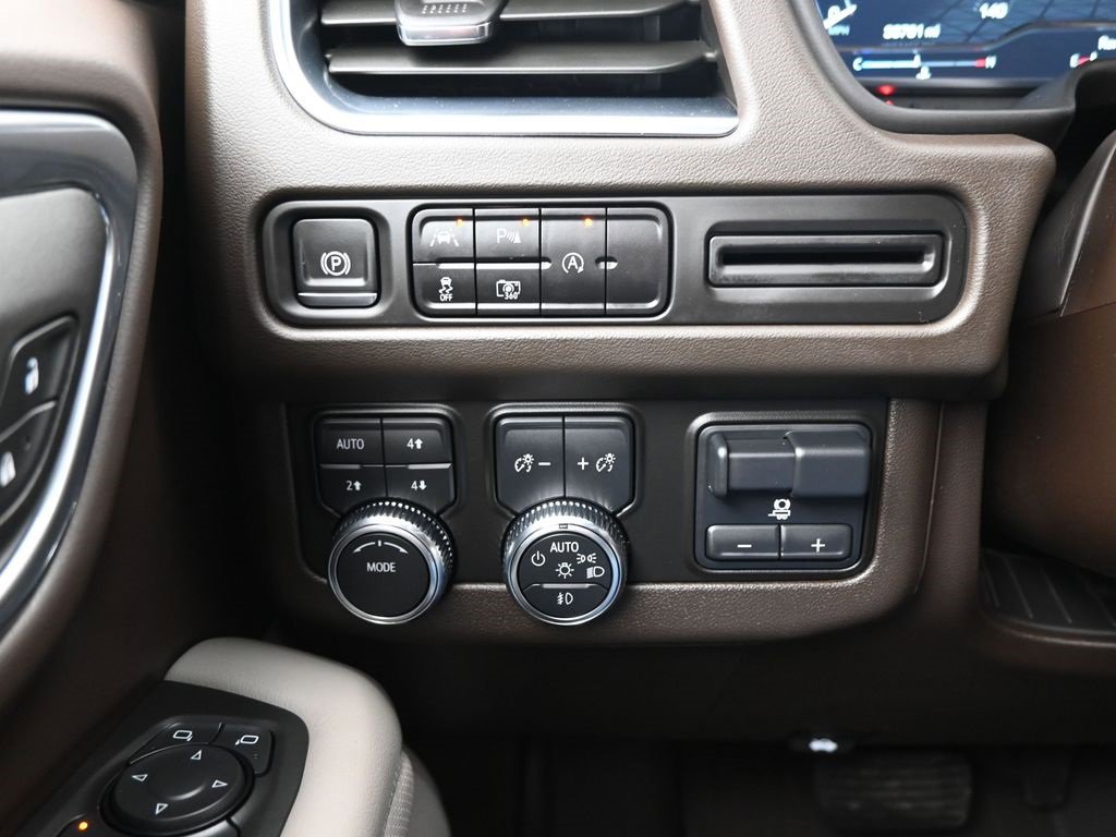 Certified 2024 GMC Yukon SLT w/ SLT Luxury Package image 21