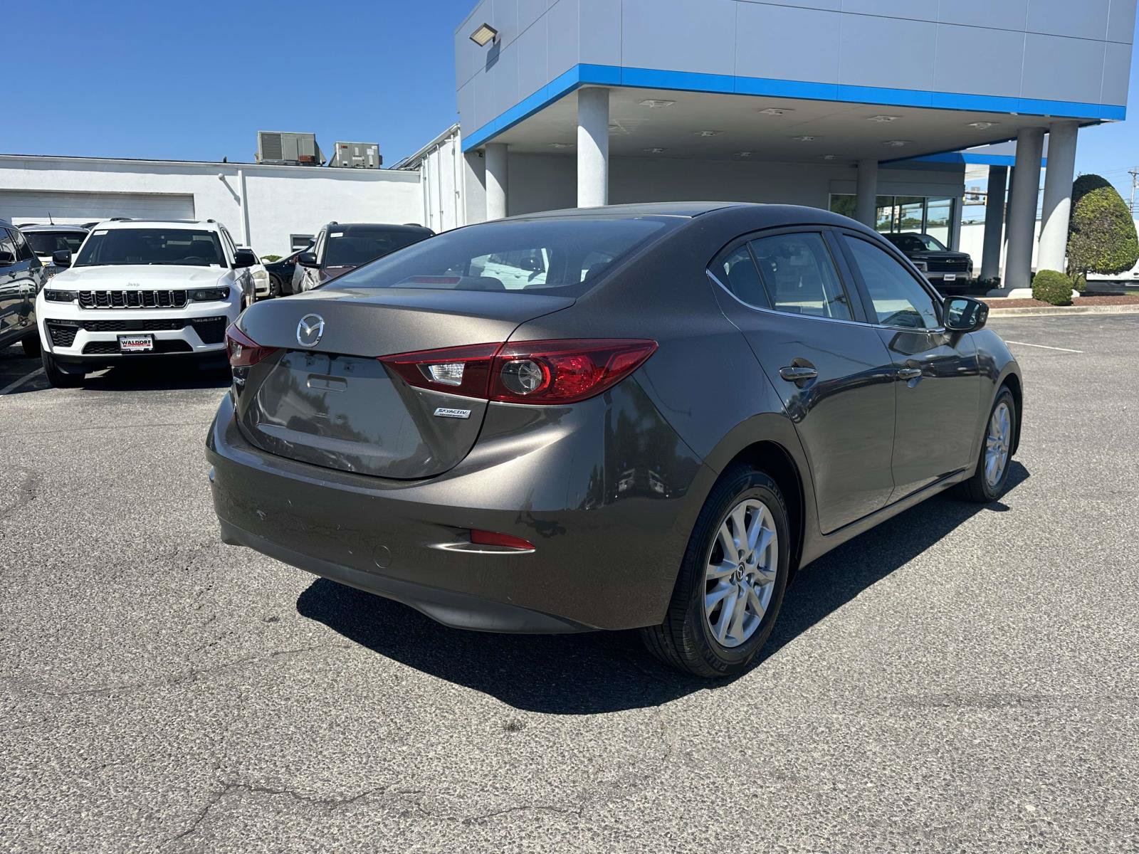 Used 2016 MAZDA MAZDA3 i Sport w/ Preferred Equipment Package FWD image 6