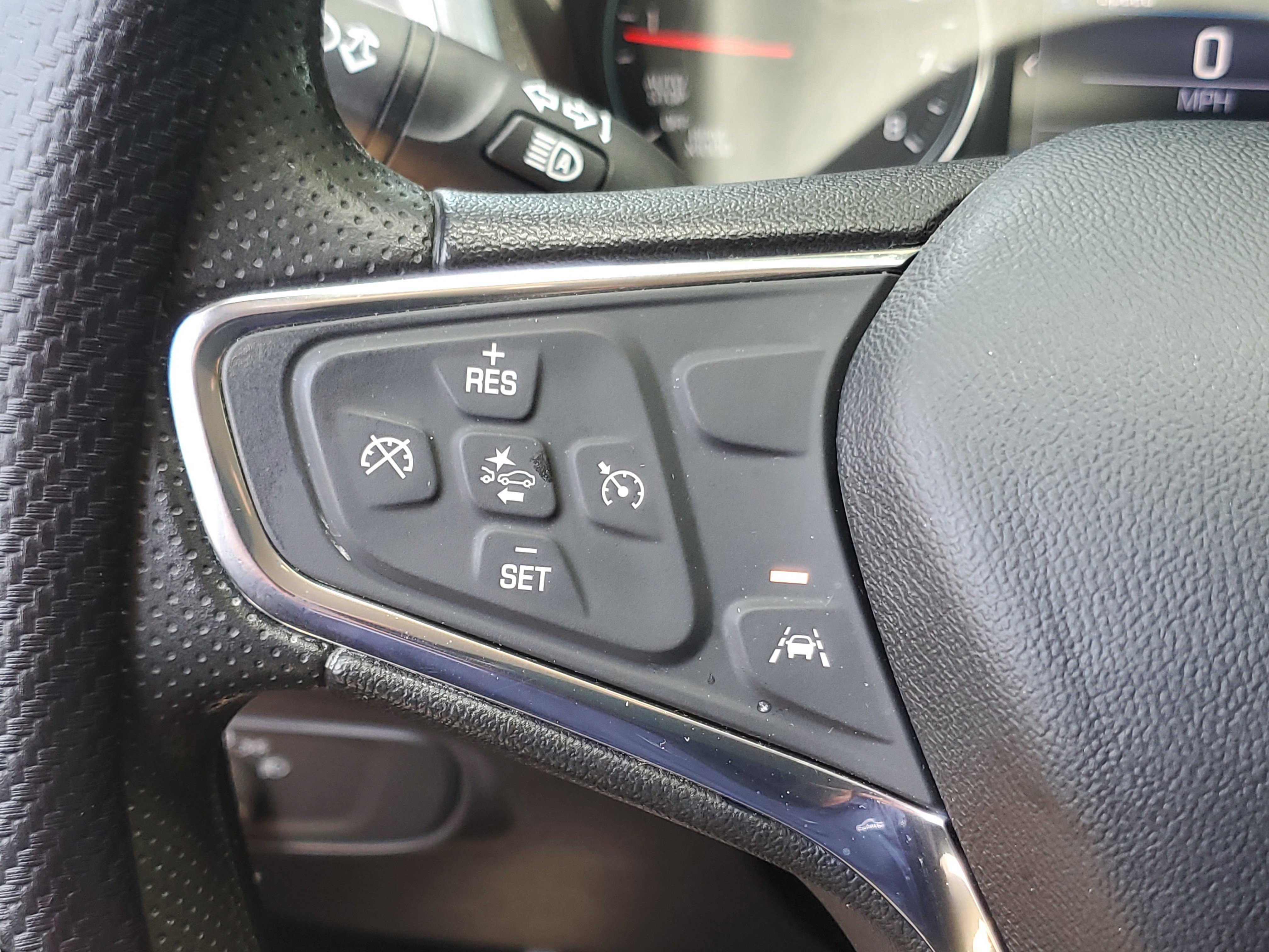 Used 2020 Chevrolet Equinox LT image 22