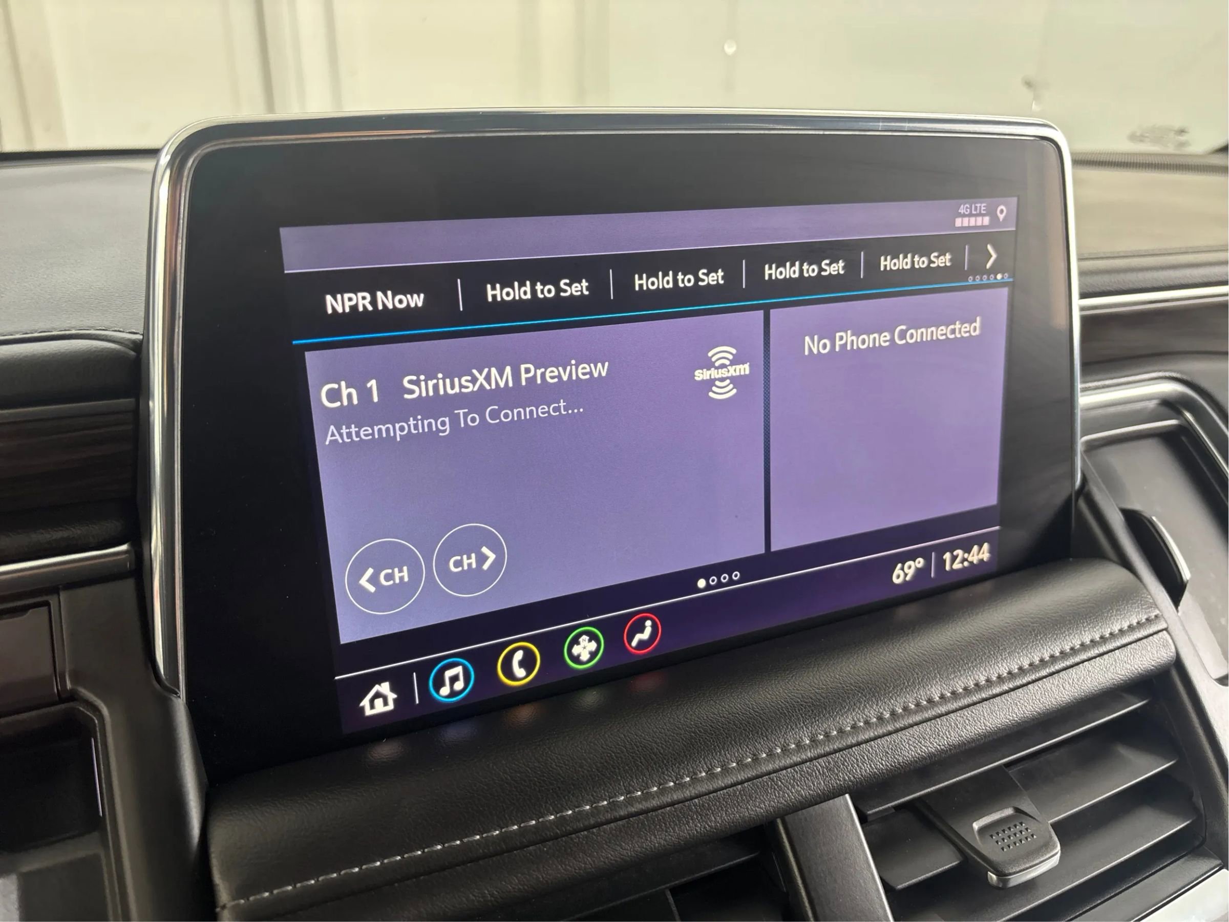 Used 2021 Chevrolet Suburban LT AWD/4WD image 43