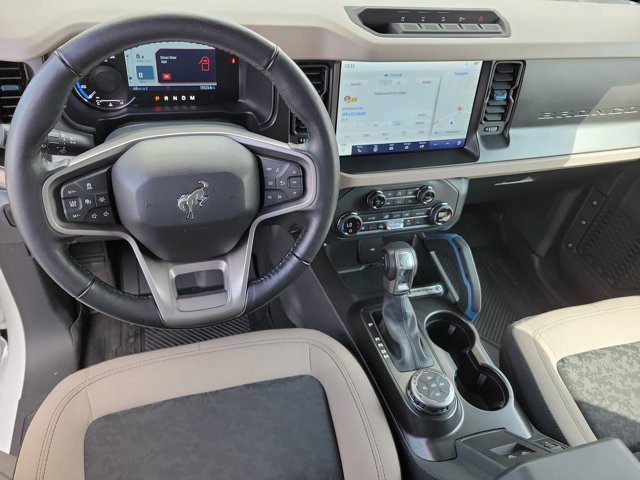 Used 2023 Ford Bronco Wildtrak image 17