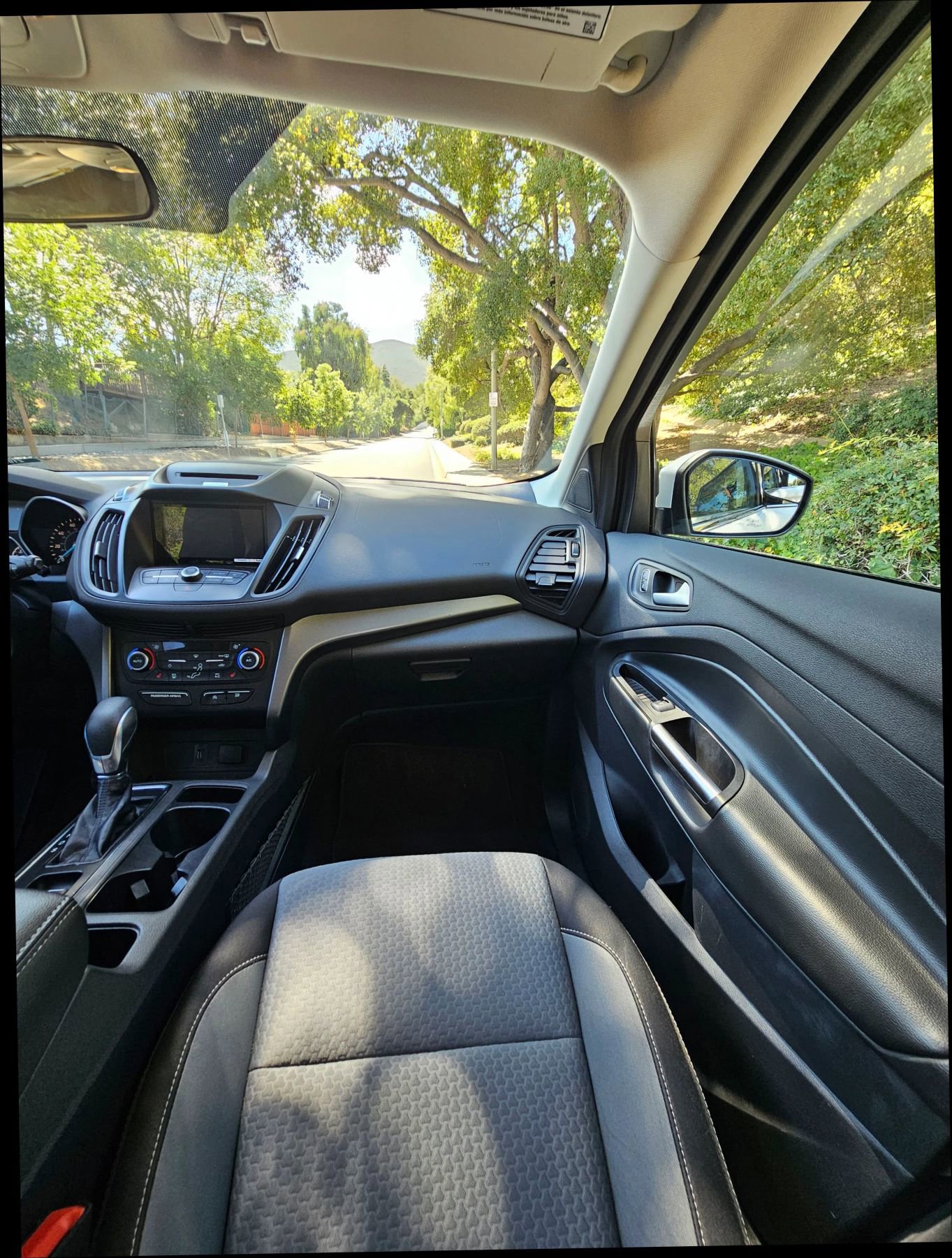 Used 2018 Ford Escape SE w/ SE Sync 3 Package image 34