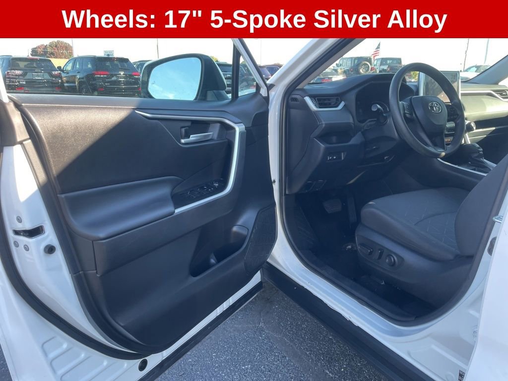 Used 2023 Toyota RAV4 XLE image 17