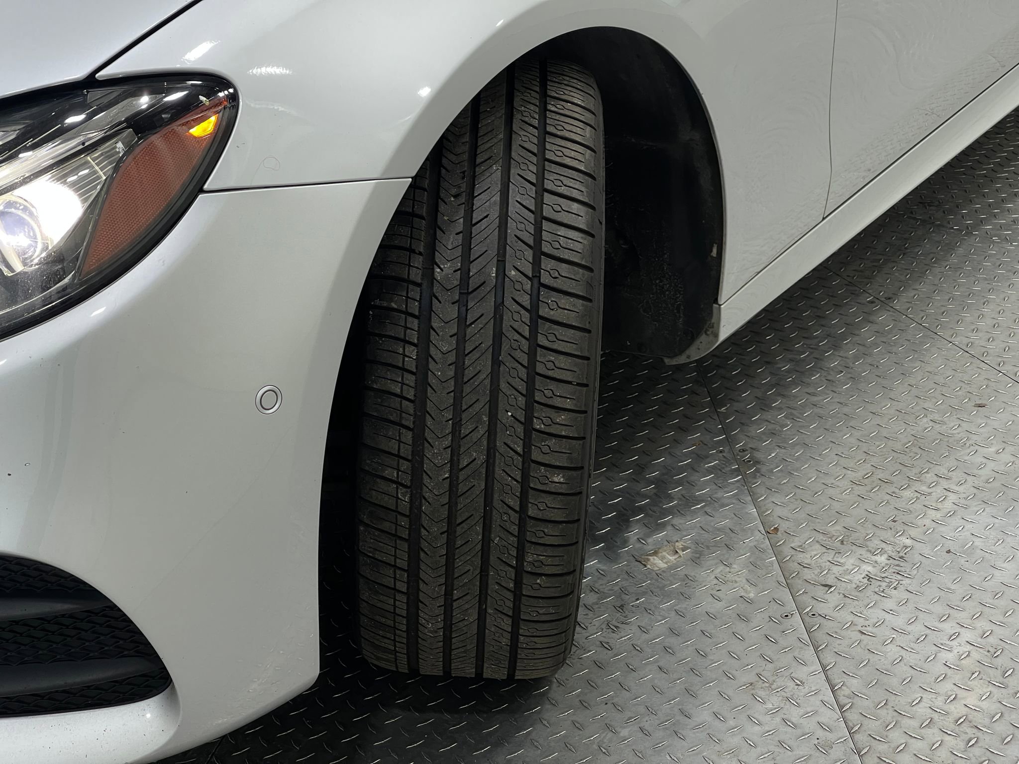 Used 2018 Mercedes-Benz E 300 E 300 image 38