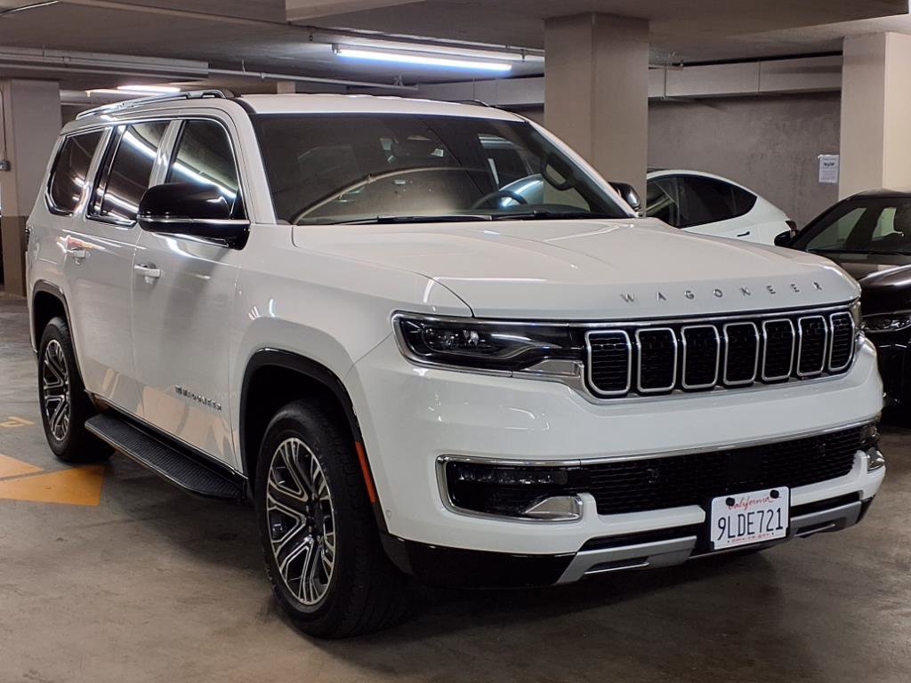 Used 2024 Jeep Wagoneer Series II w/ Flexible Seating Group image 3