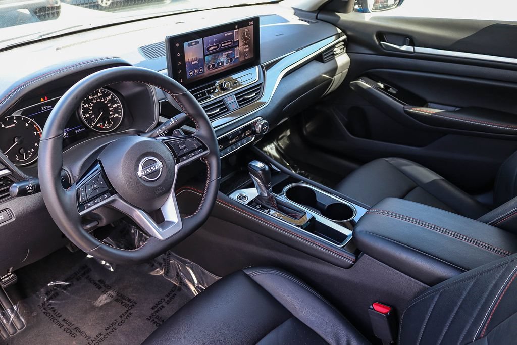 Used 2025 Nissan Altima 2.5 SR w/ SR Premium Package FWD image 19