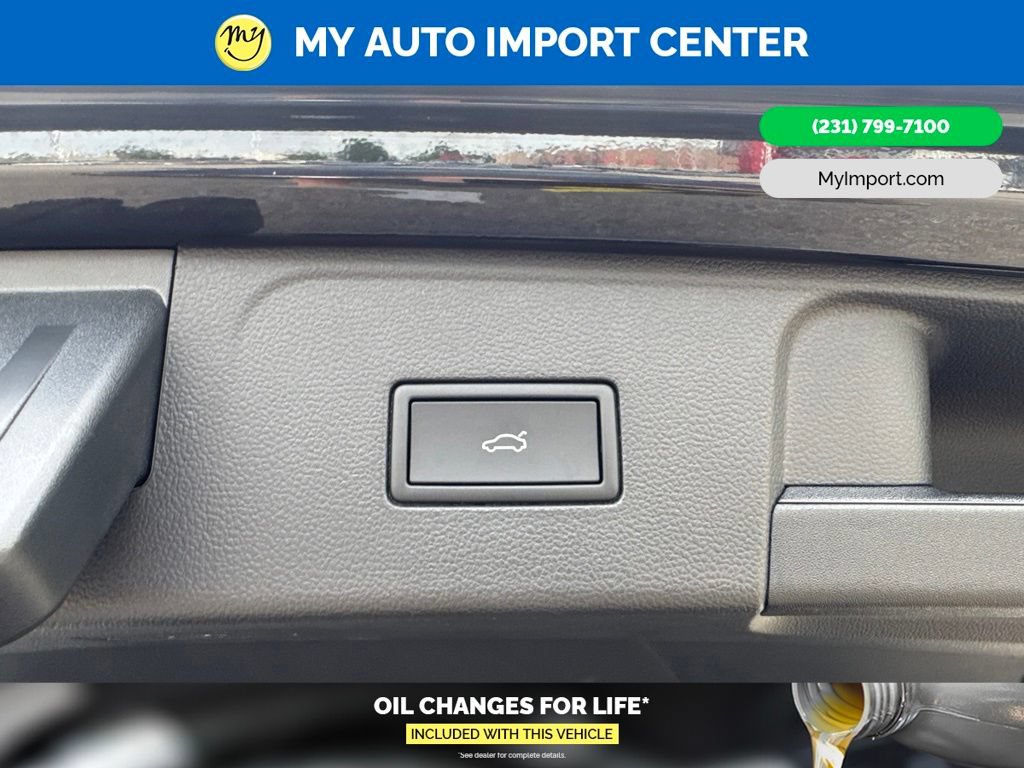 Used 2025 Volkswagen Atlas Peak Edition SE AWD/4WD image 27