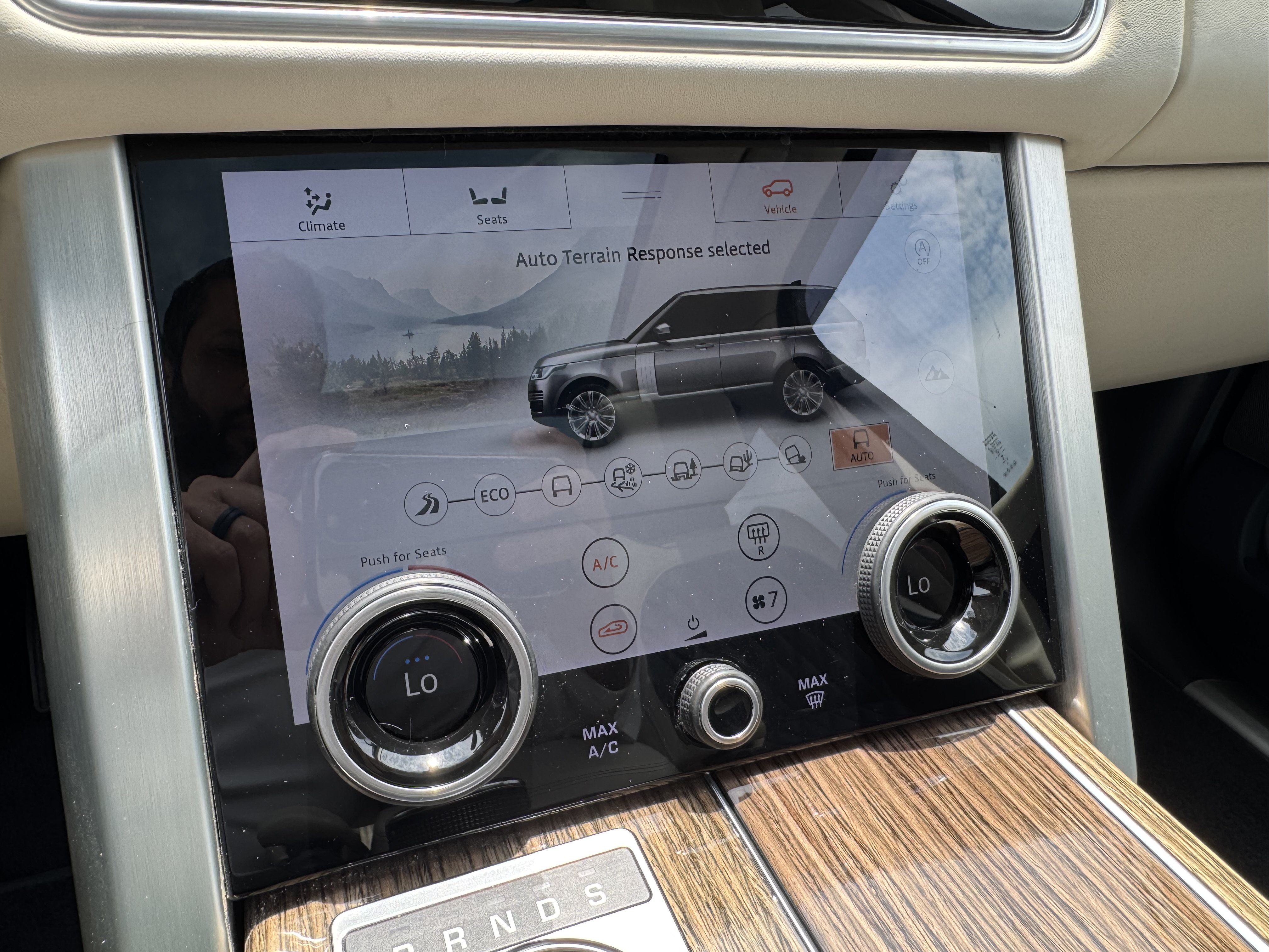 Used 2020 Land Rover Range Rover HSE AWD/4WD image 22