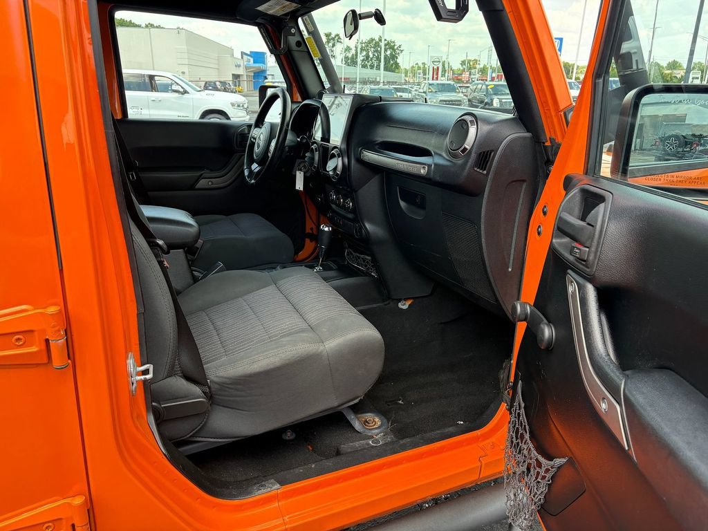 Used 2012 Jeep Wrangler Unlimited Sport w/ Connectivity Group AWD/4WD image 10