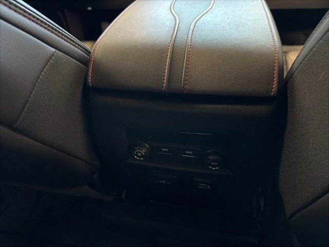 Used 2024 Chevrolet Traverse RS image 37