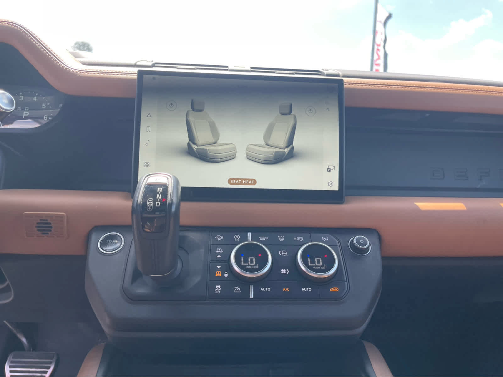 Used 2022 Land Rover Defender 110 X AWD/4WD image 16