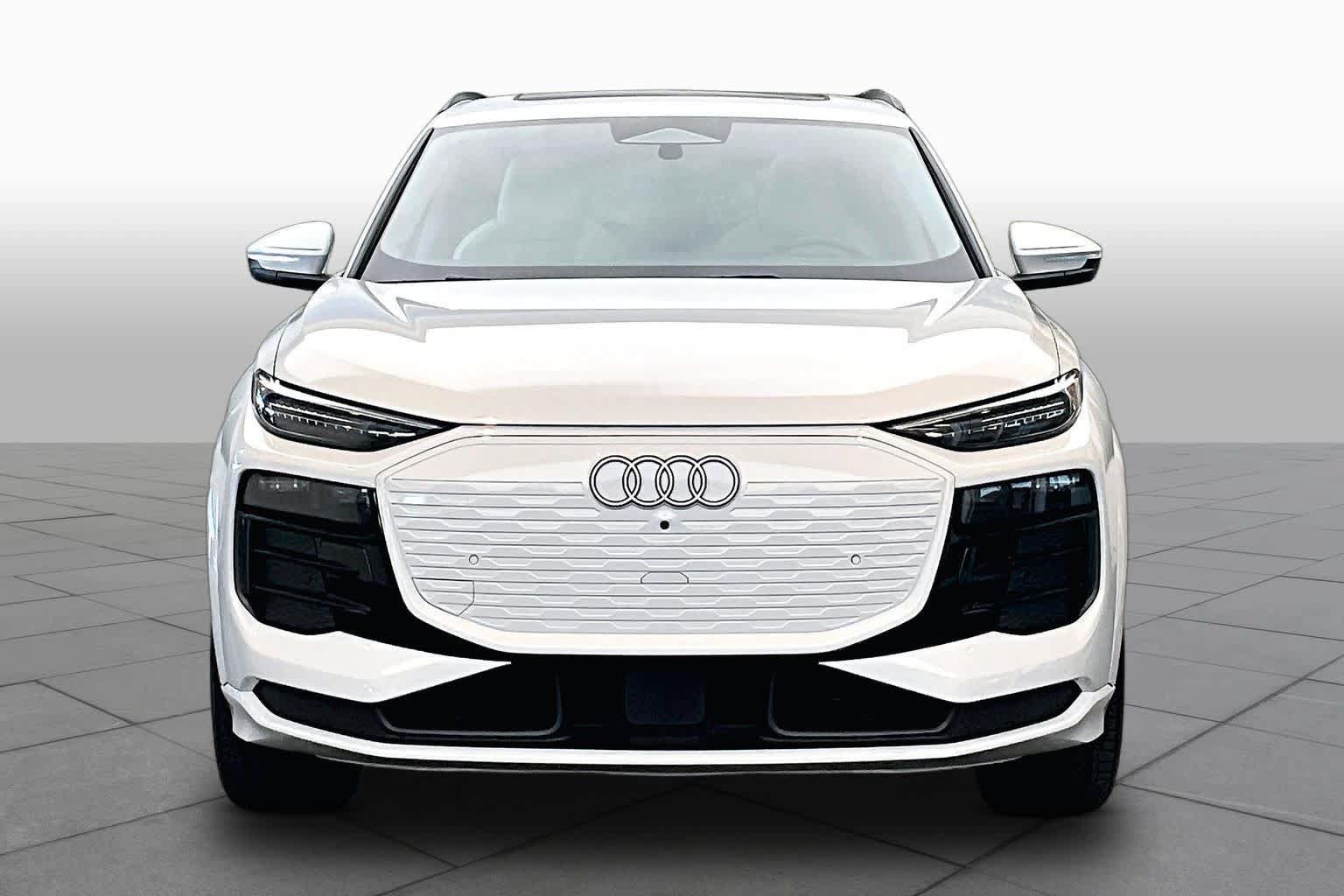 Used 2025 Audi Q6 e-tron Premium Plus w/ Premium Plus AWD/4WD image 3