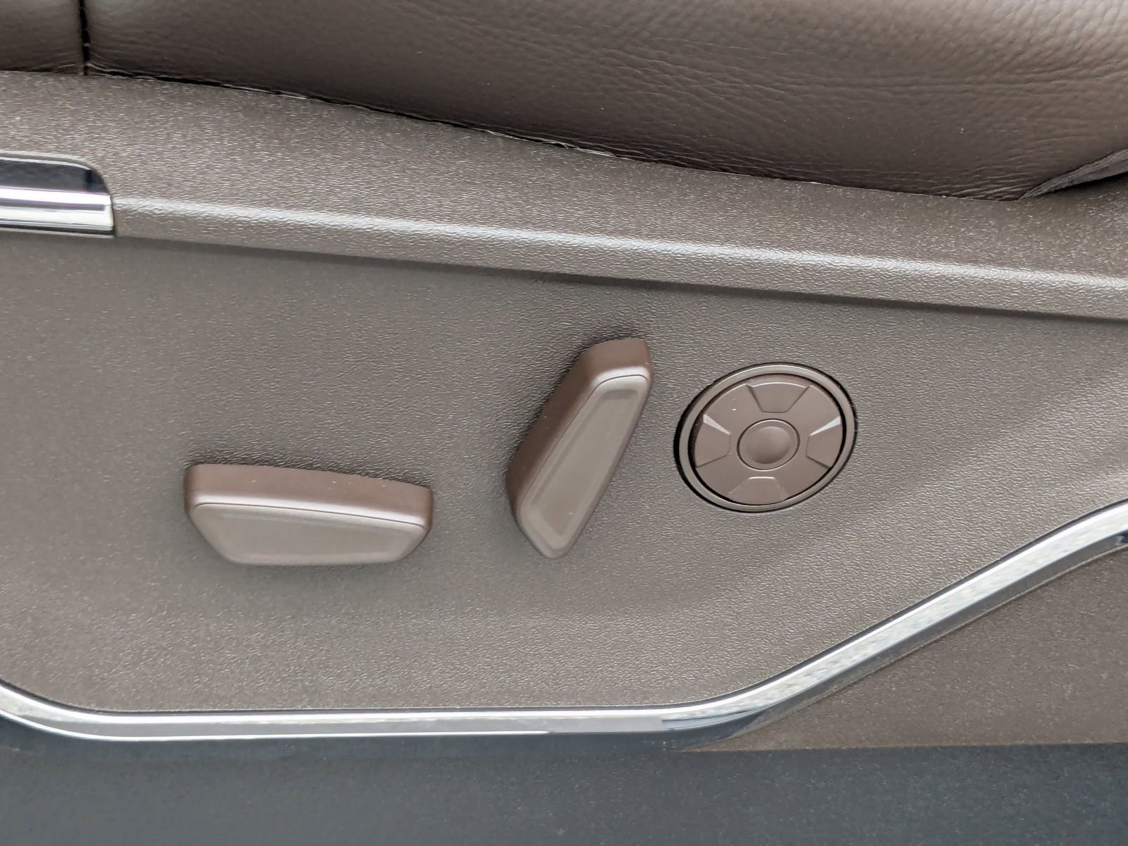 New 2025 Ford F350 King Ranch w/ Chrome Package image 21