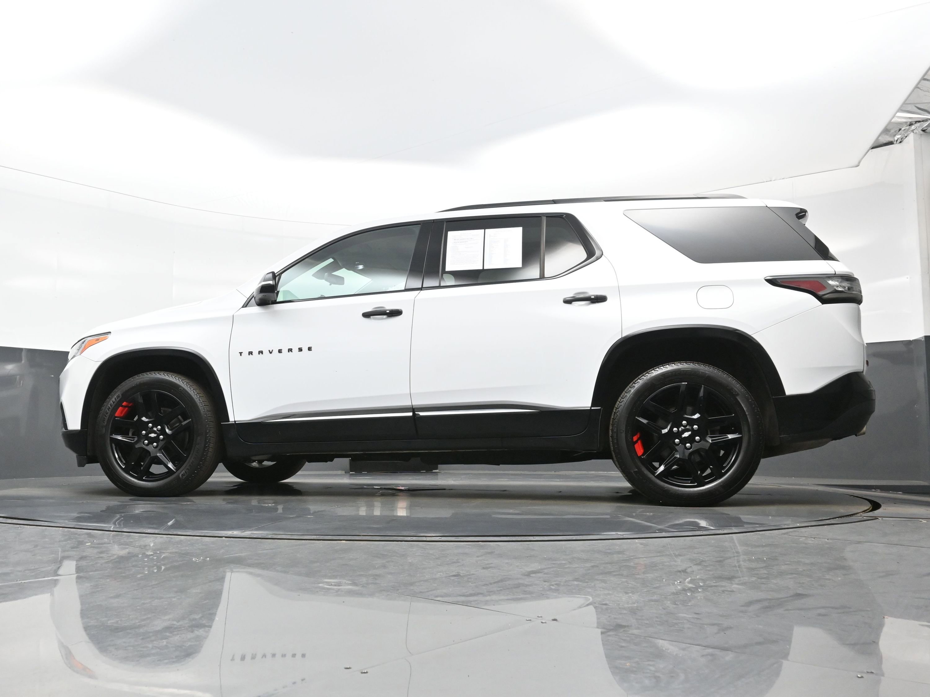 Used 2019 Chevrolet Traverse Premier w/ Redline Edition AWD/4WD image 30