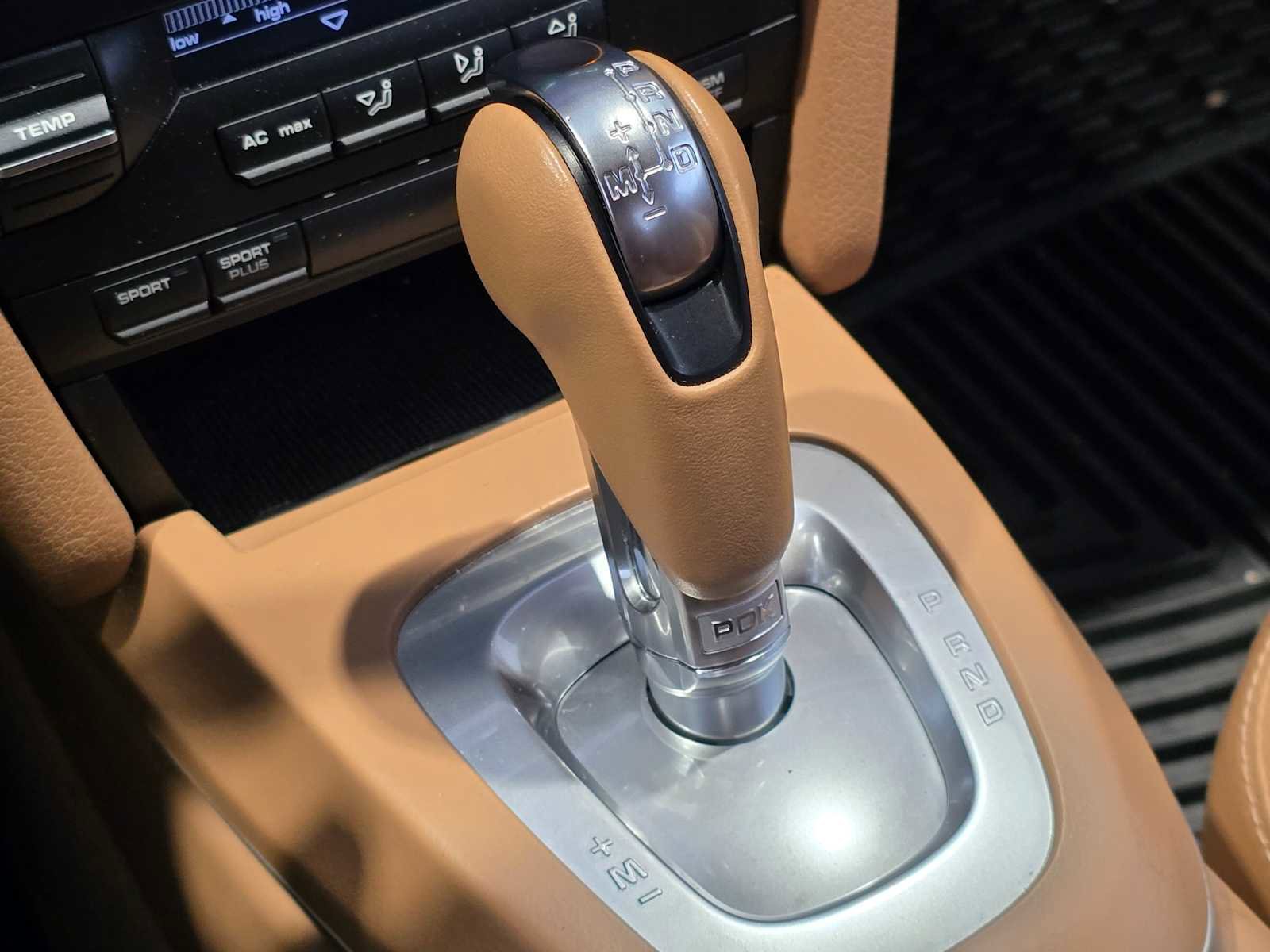 Used 2010 Porsche Cayman S image 31