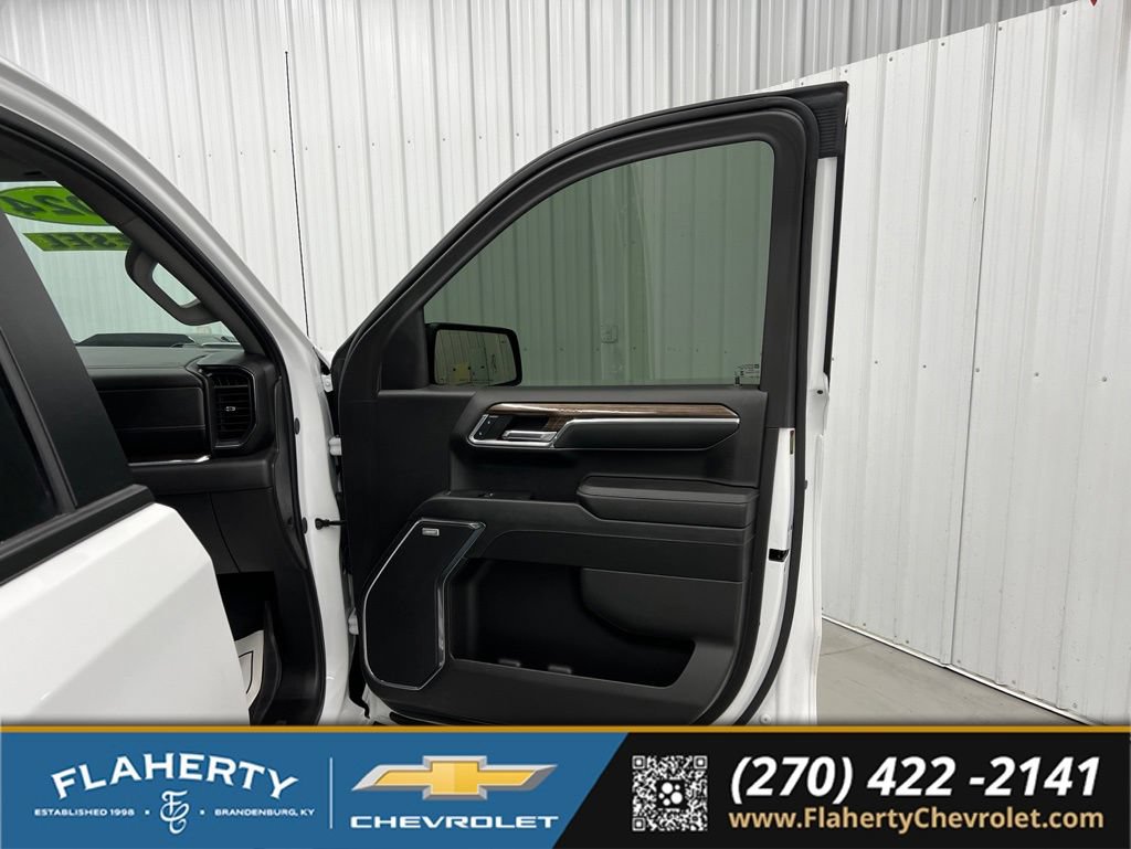 Used 2024 Chevrolet Silverado 1500 LT Trail Boss w/ LT Trail Boss Premium Package AWD/4WD image 14