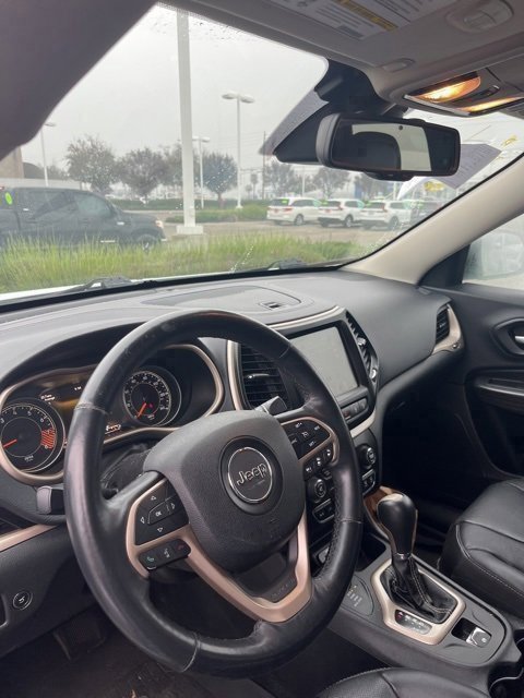 Used 2015 Jeep Cherokee Limited w/ Luxury Group image 13