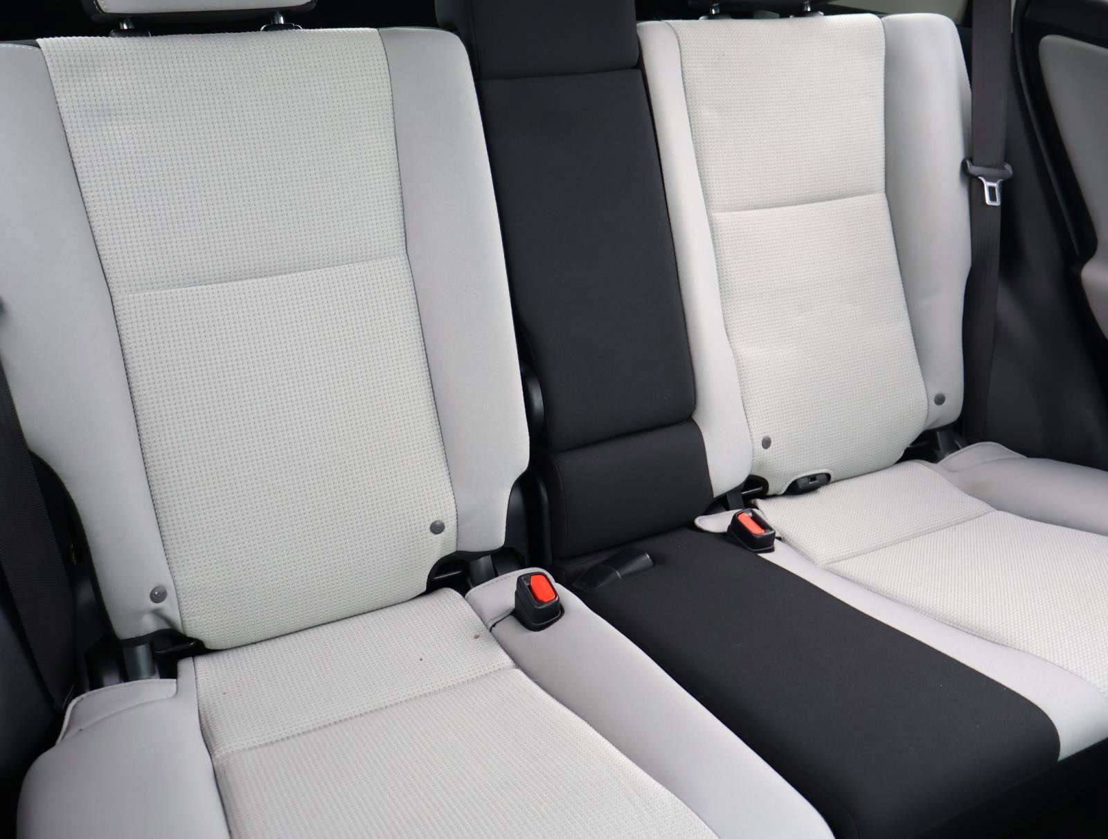 Used 2017 Toyota RAV4 XLE image 19