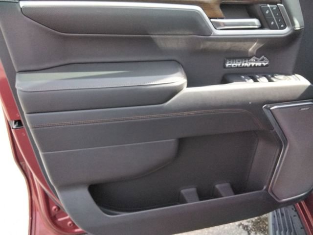 Used 2024 Chevrolet Silverado 1500 High Country w/ Technology Package AWD/4WD image 29