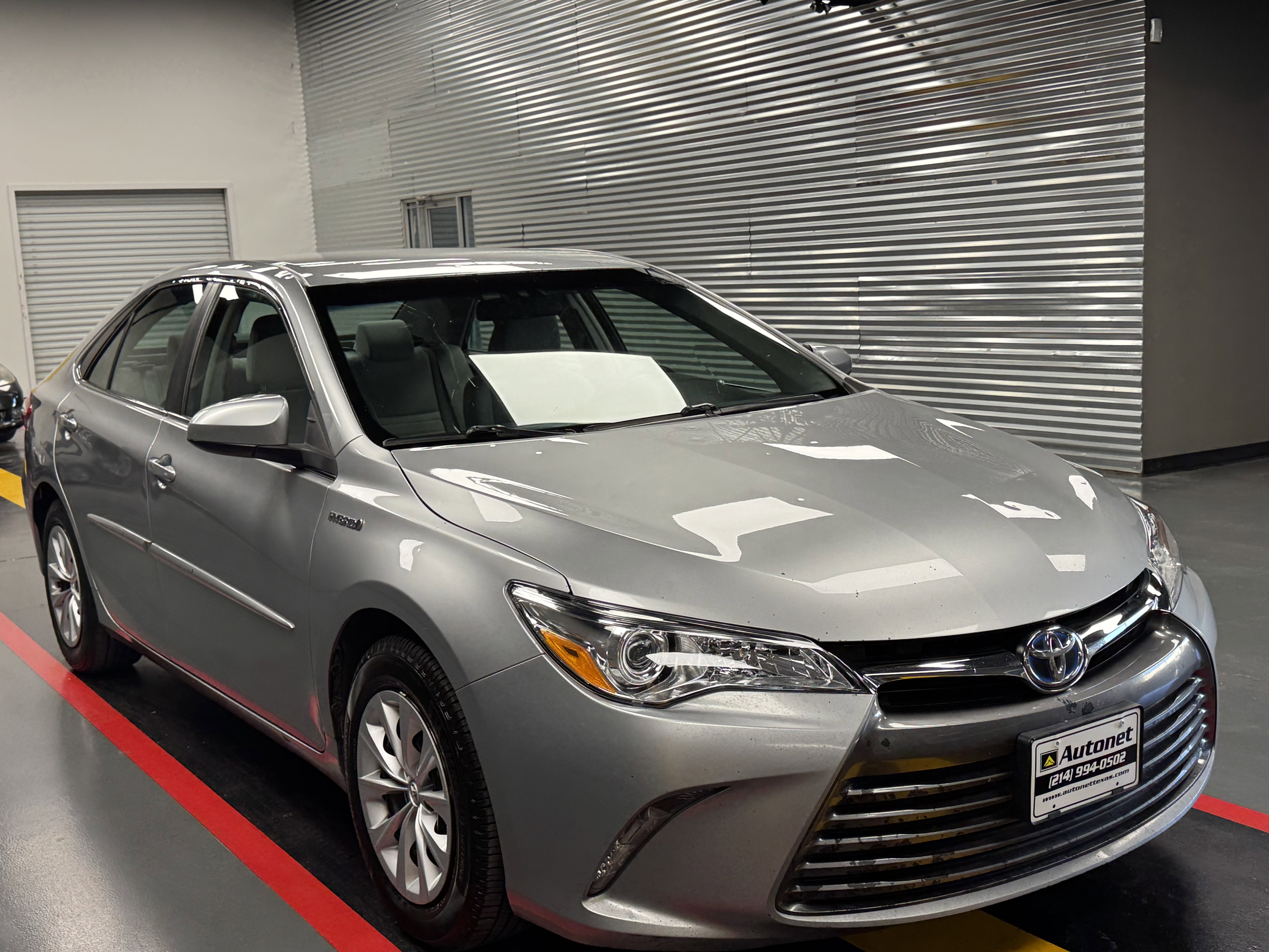 Used 2016 Toyota Camry LE image 8