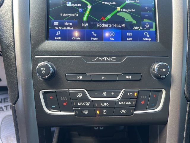Used 2020 Ford Fusion SE AWD/4WD image 27