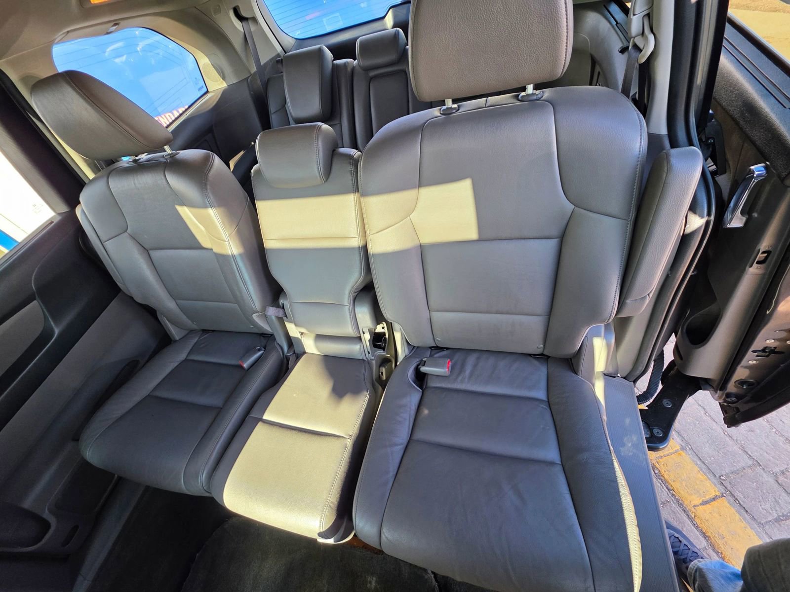 Used 2016 Honda Odyssey Touring Elite image 10