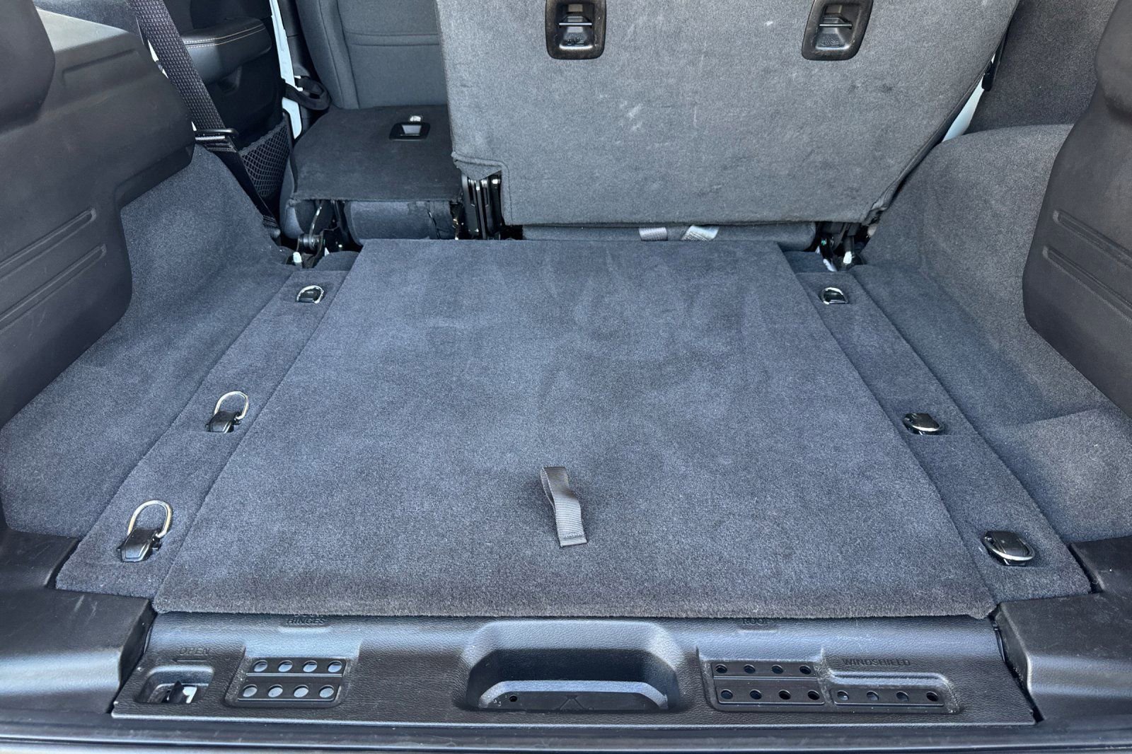 Used 2025 Jeep Wrangler Unlimited Sahara AWD/4WD image 16