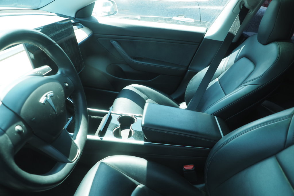 Used 2018 Tesla Model 3 Mid Range RWD image 5