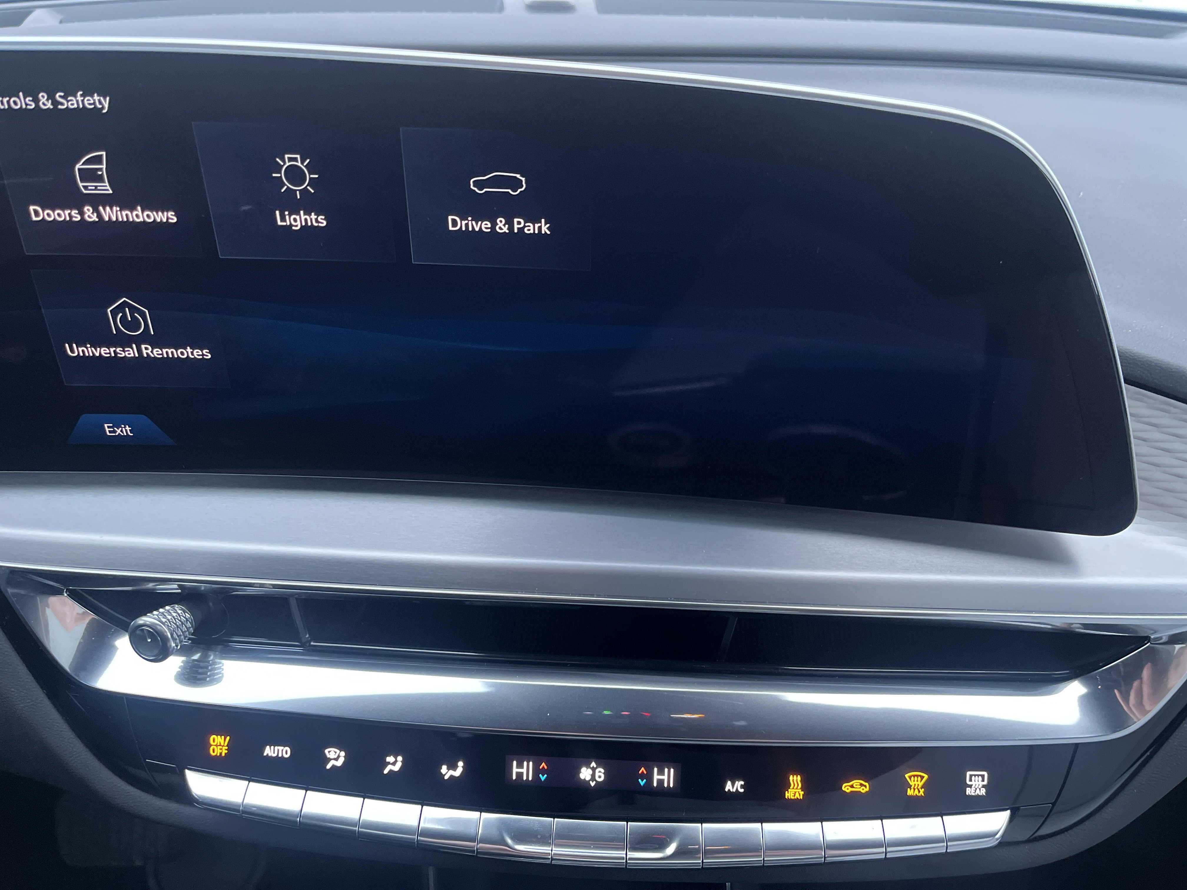 Used 2025 Cadillac Lyriq Luxury image 28