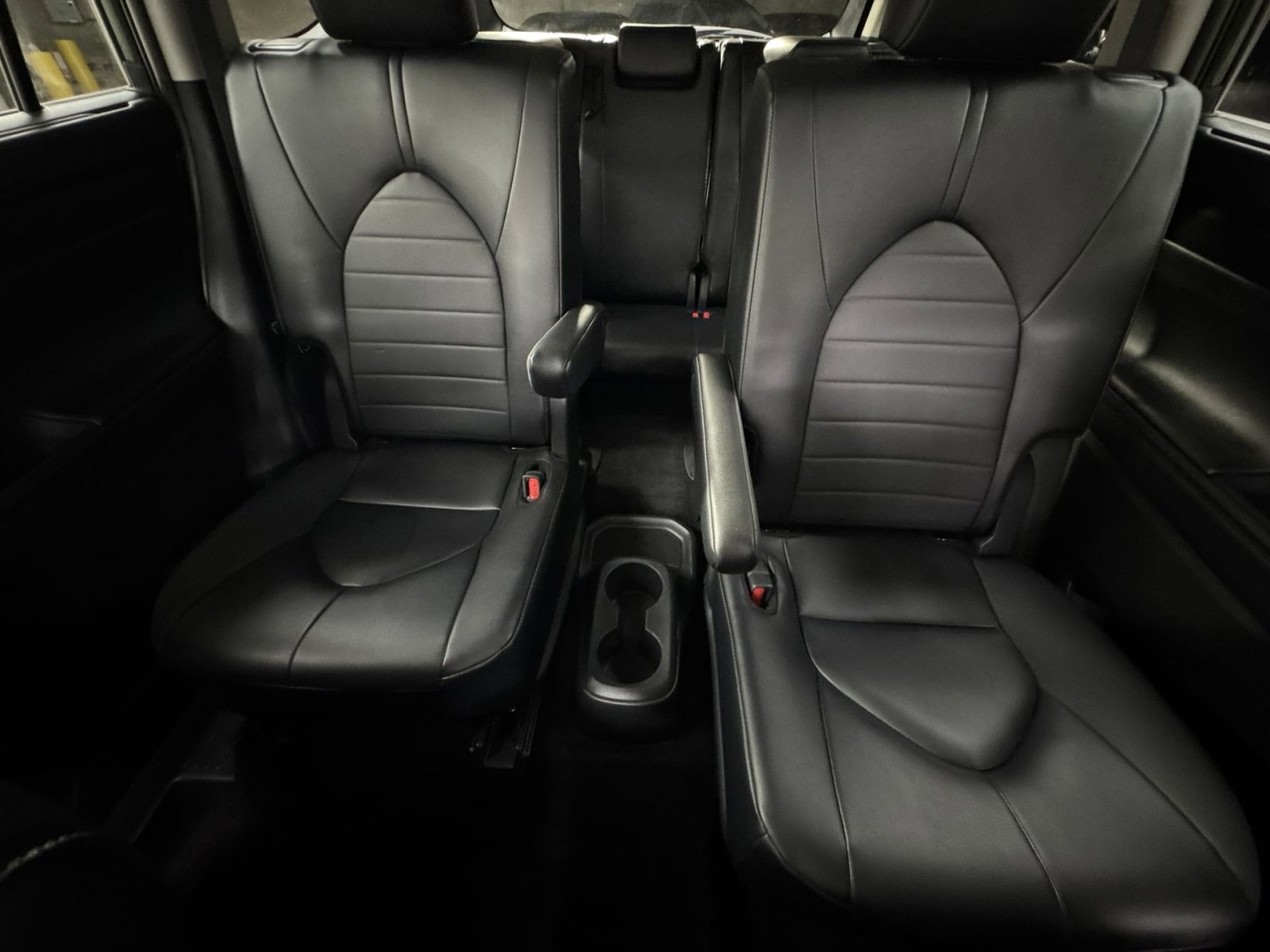 Used 2025 Toyota Highlander XLE AWD/4WD image 15