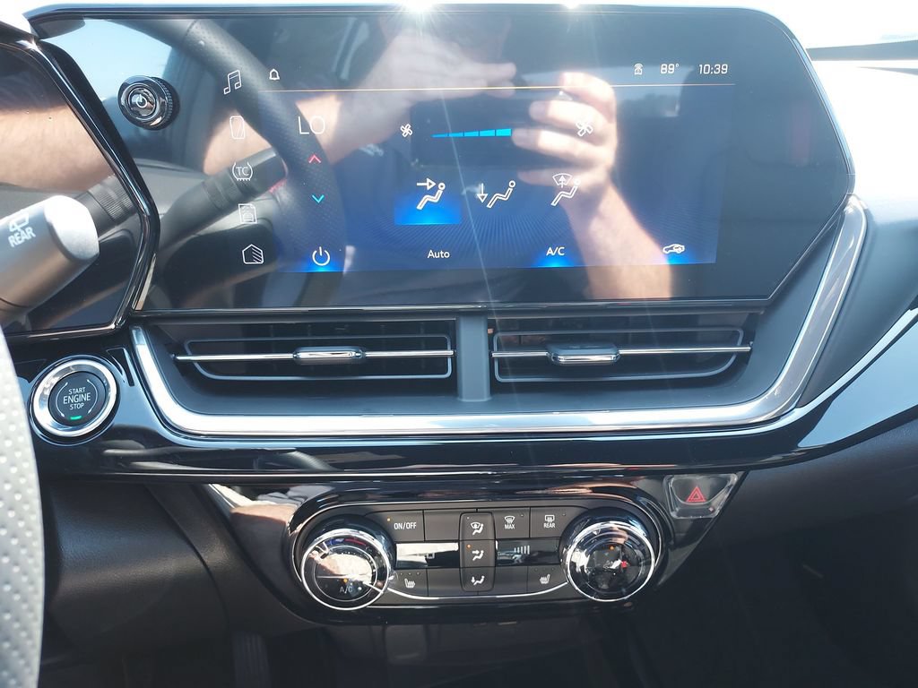 New 2026 Chevrolet Trax RS w/ Driver Confidence Package FWD image 24