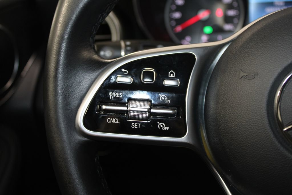 Used 2022 Mercedes-Benz GLC 300 image 34