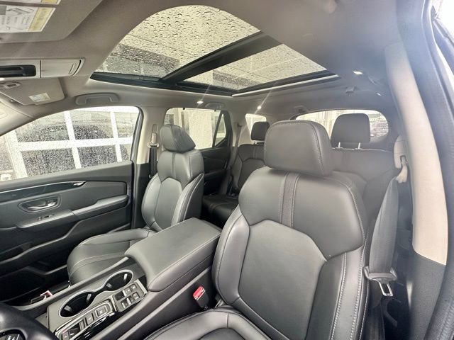 Used 2024 Honda Pilot Touring image 9