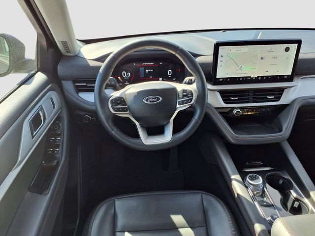 Used 2025 Ford Explorer Active w/ Active Comfort Package RWD image 14