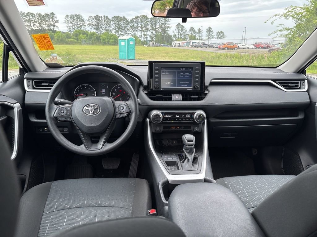 Used 2022 Toyota RAV4 XLE FWD image 8